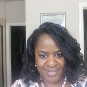 Meet your Posher, Cynthia